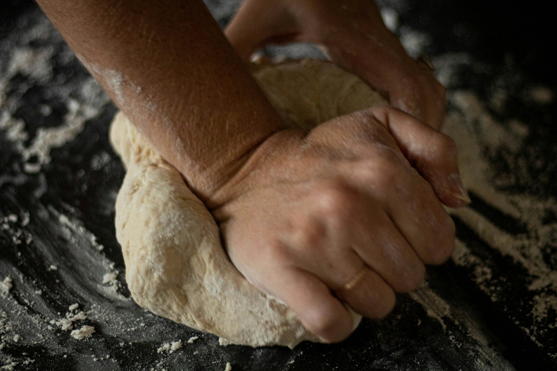 How Long to Knead Pizza Dough for Perfect Results