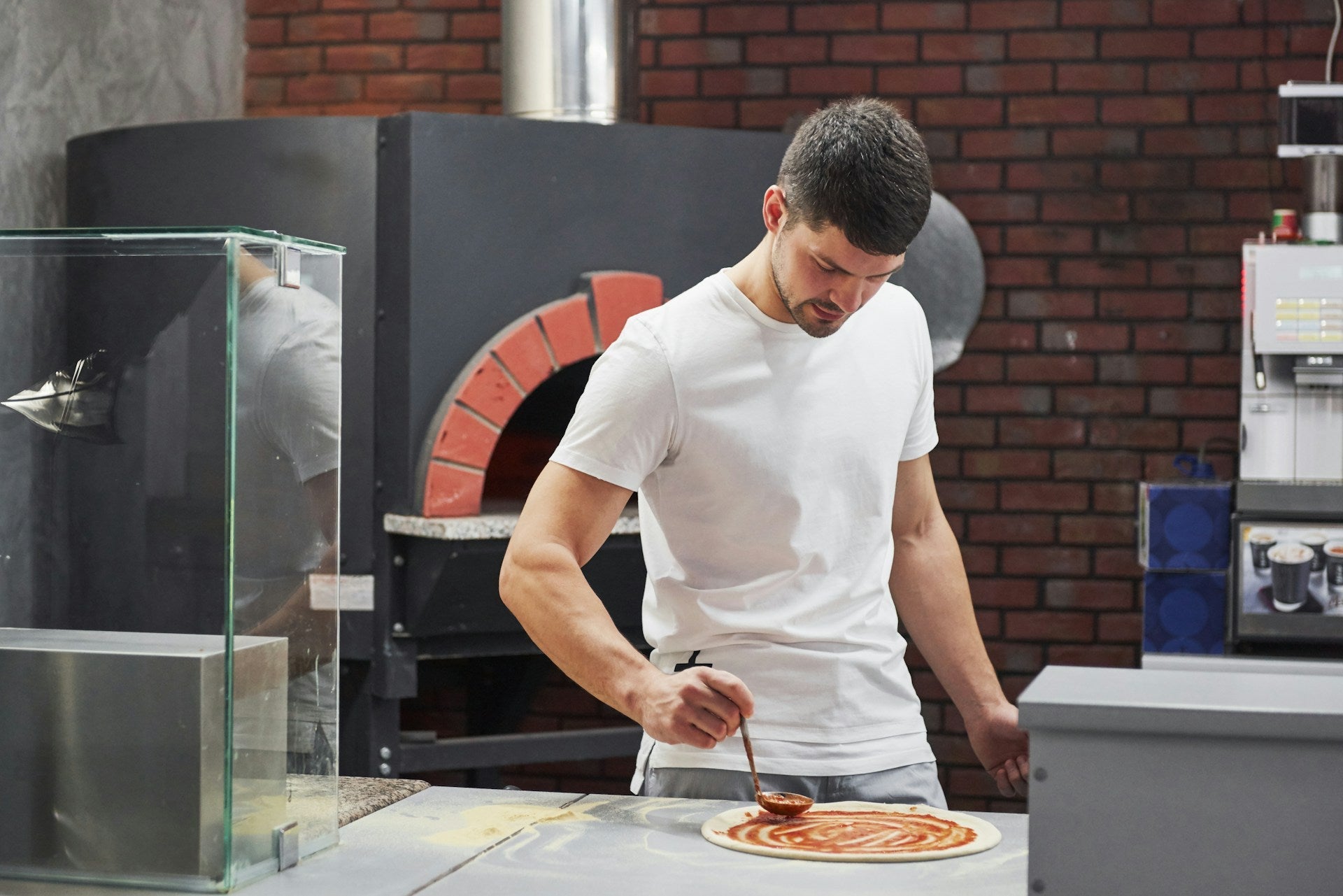 What Makes Pizza Dough Airy and Light: Key Factors for Perfect Texture